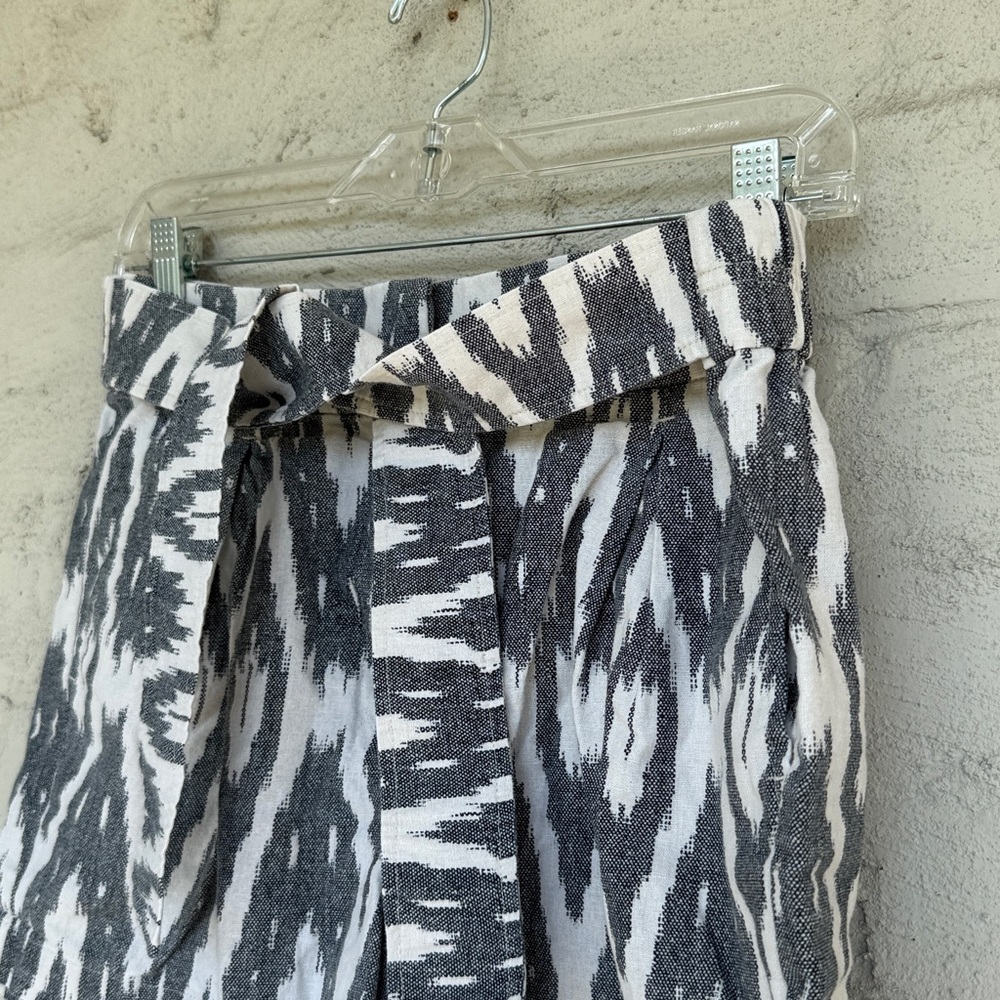 J.Crew Factory Gray/White Ikat Print Belted Linen High Waisted Shorts Size 4 - Picture 4 of 12
